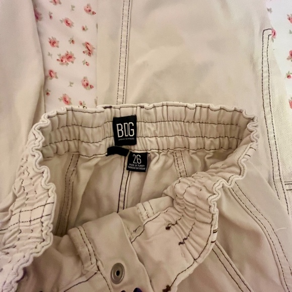 Like new! Urban Outfitters Jean cargo pants! - Picture 4 of 4